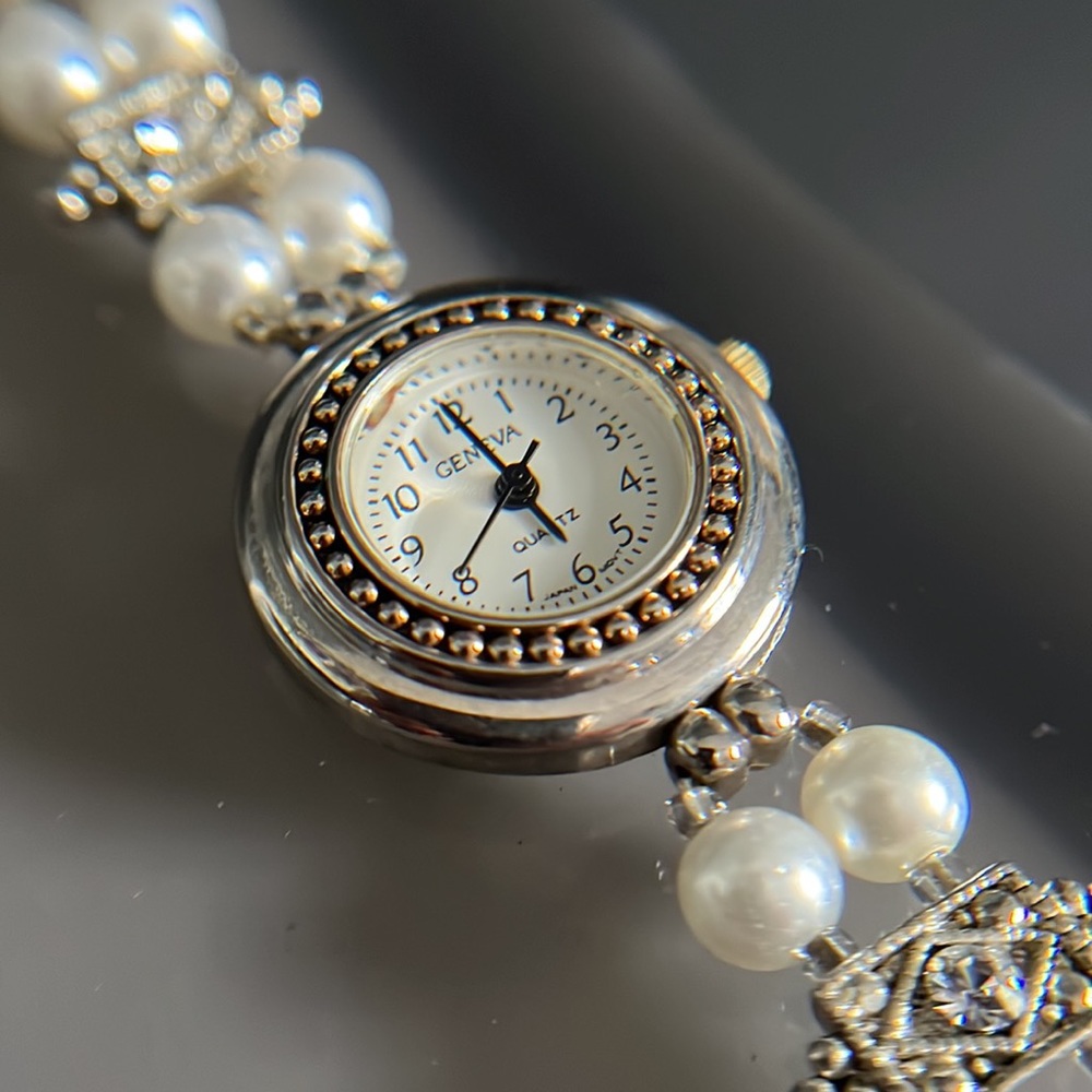 Ladies Geneva Quartz Watch Pearl Band